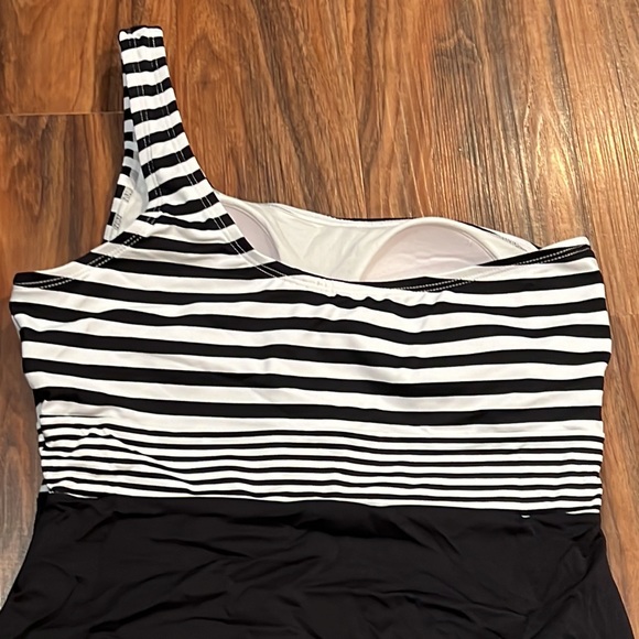 Tommy Bahama Breaker Bay One Shoulder One Piece - Picture 8 of 14